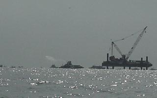 Click here to see 'Sea Crane' on location in the Atlantic ocean displayed at 1024 X 768 pixels - suitable for printing.